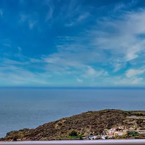 spacious-three-bedroom-apartment-with-stunning-sea-view.in-canary-islands.com/