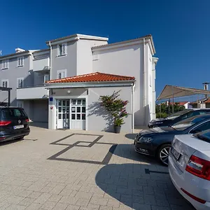Crnekovic Tomislava 8 Apartament Baška